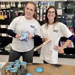 Bay Plate Blue Pour Party